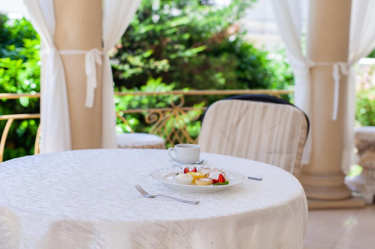 Princess Hotel Одеса Екстериор снимка